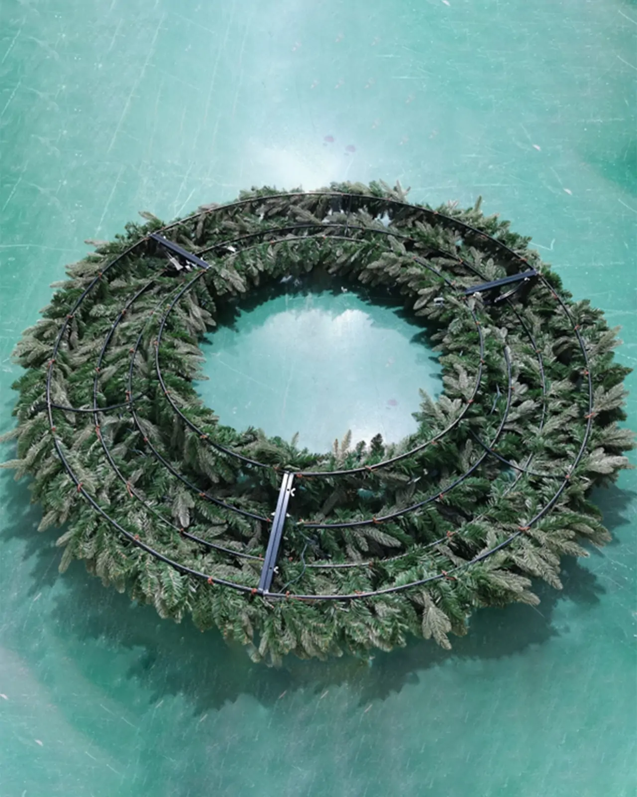 Pre-Lit Giant Wreath- Decorated