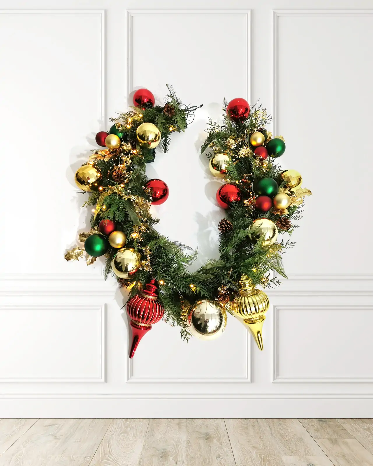 Pre-Lit Garland – Decorated