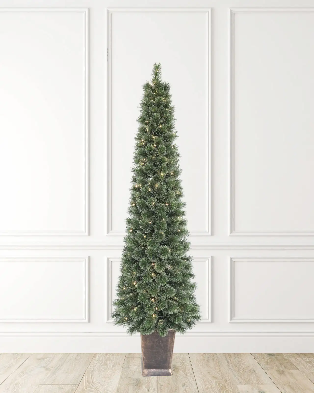 Pre-Lit Green Pine w/Pot