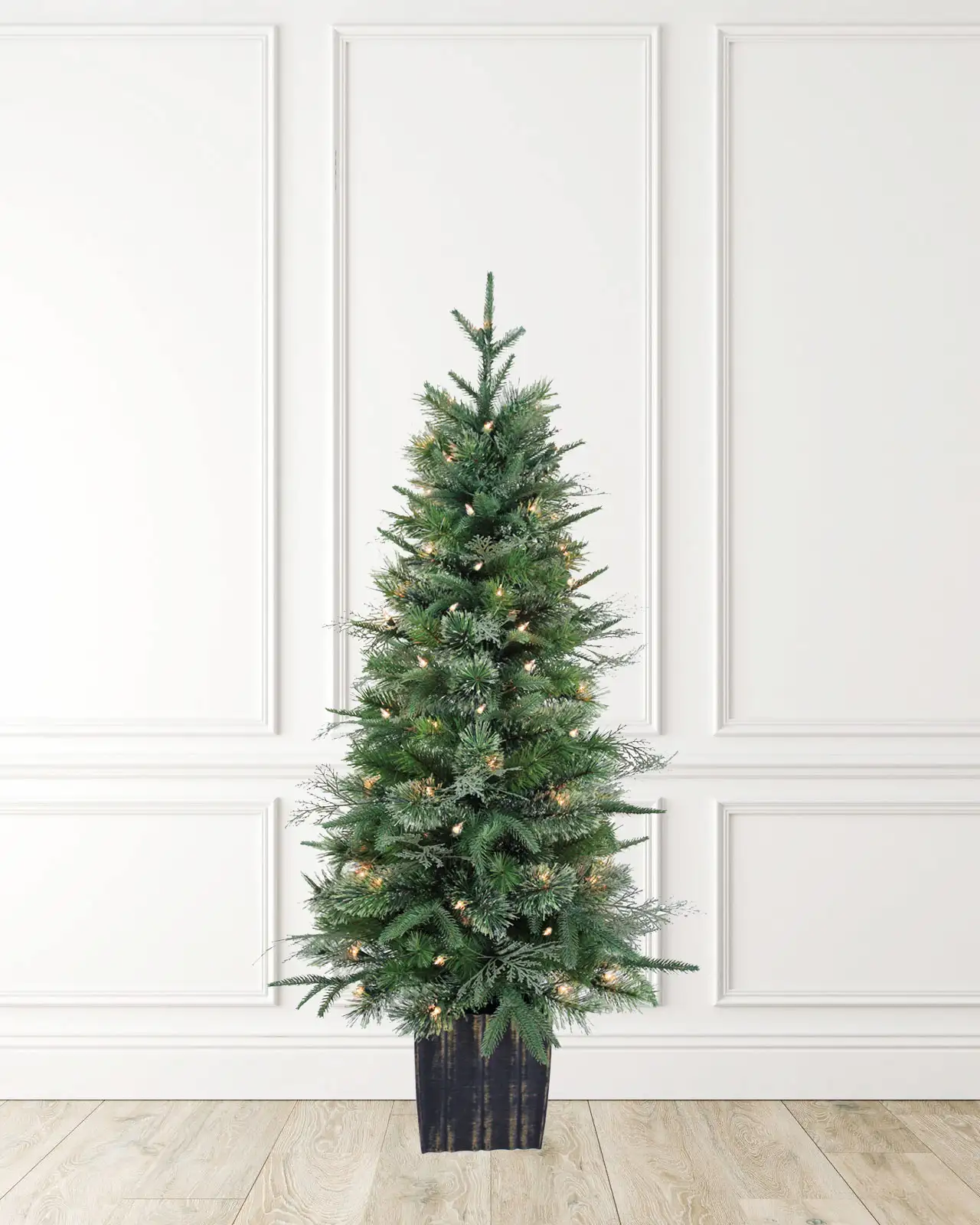 Pre-Lit Green Pine Tree w/Pot
