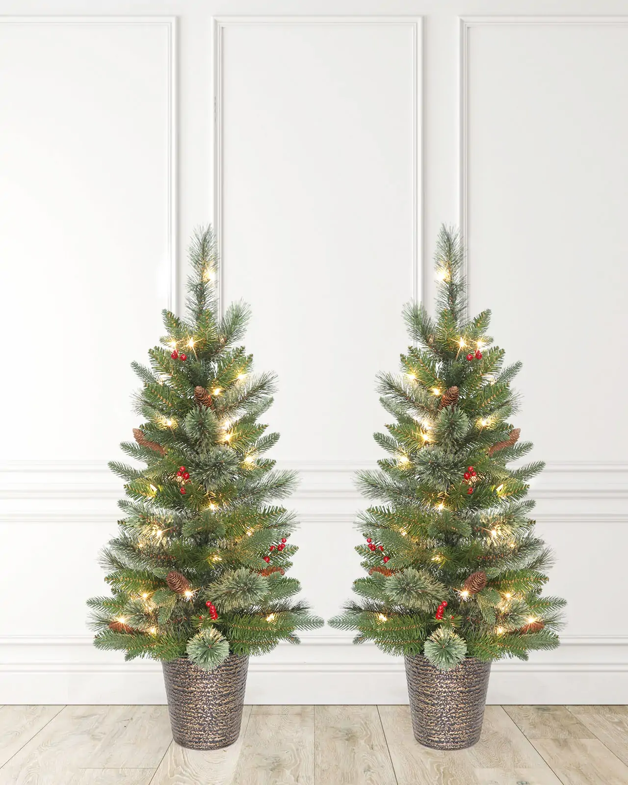 Pre-Lit Green Pine Tree w/Pot, Pinecones& Red Berries