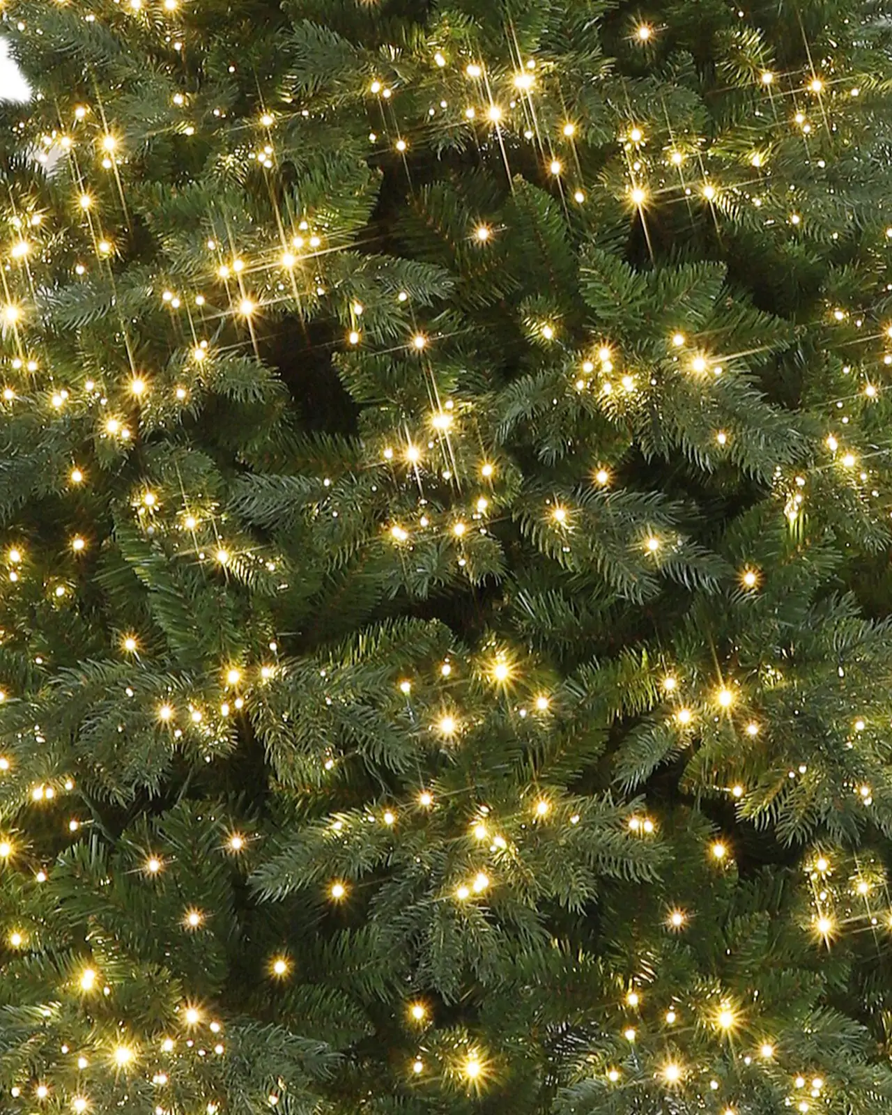 Pre-Lit Green Spruce Tree w/ Power Pole