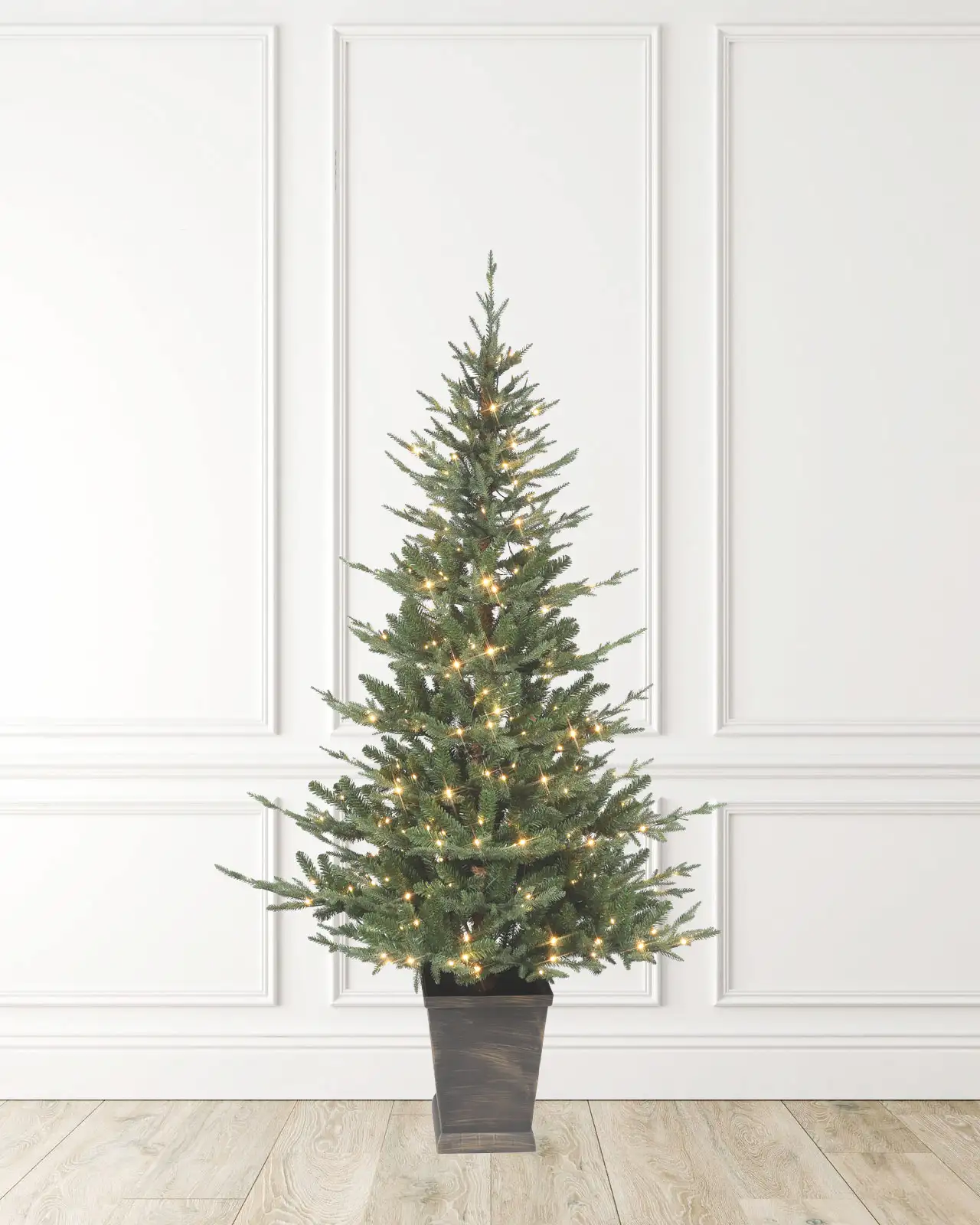 Pre-Lit Green Fir Tree w/Pot