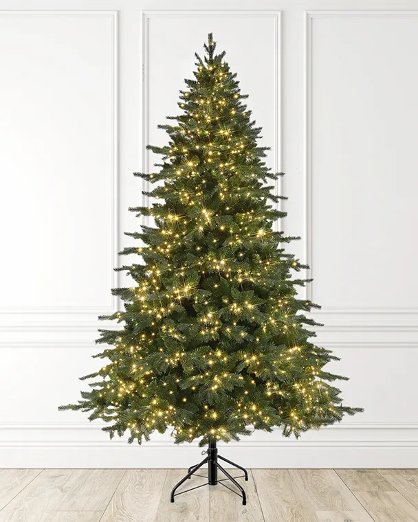 Pre-Lit Green Spruce Tree w/ Power Pole