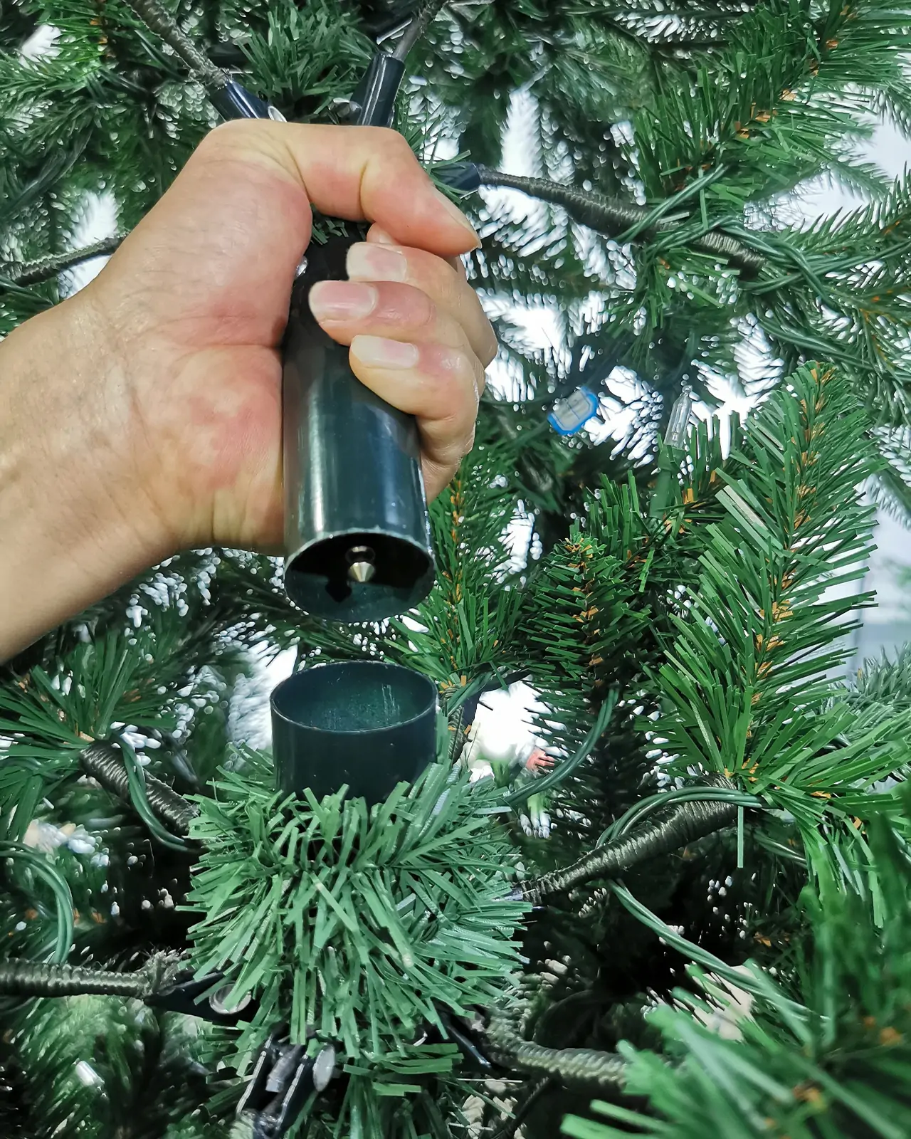 Pre-Lit Green Spruce Tree w/ Power Pole